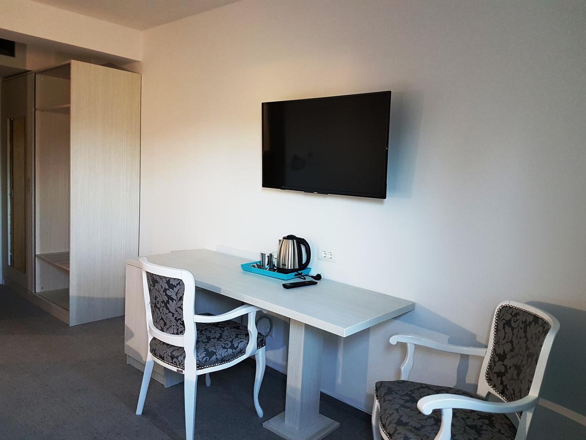Hotel Sax Gracanica Gracanica  المظهر الخارجي الصورة
